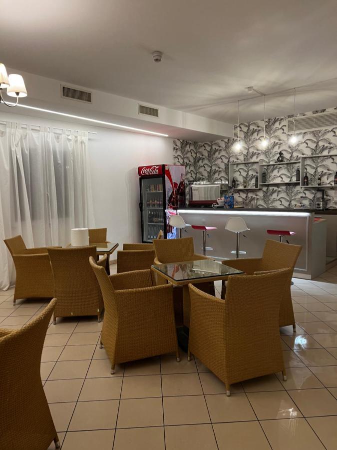 Hotel Trieste Риччоне Экстерьер фото
