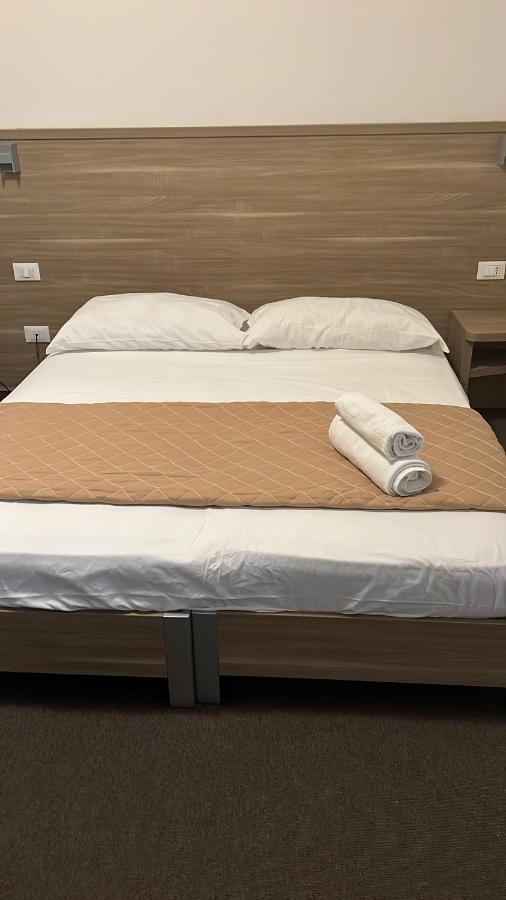Hotel Trieste Риччоне Экстерьер фото