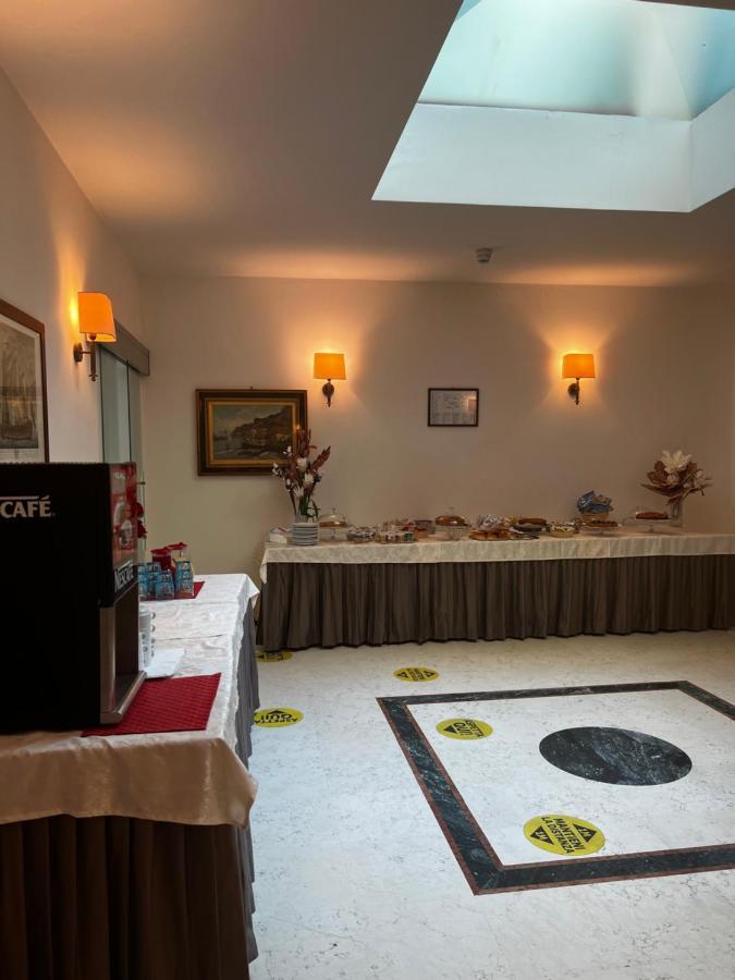 Hotel Trieste Риччоне Экстерьер фото