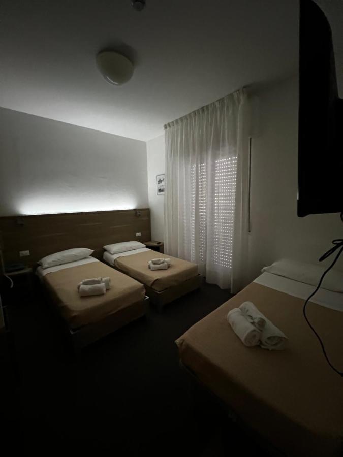 Hotel Trieste Риччоне Экстерьер фото