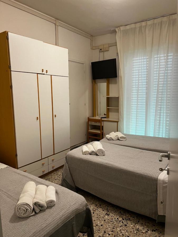 Hotel Trieste Риччоне Экстерьер фото