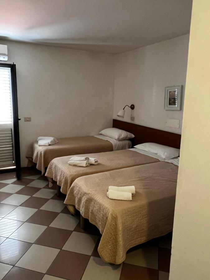 Hotel Trieste Риччоне Экстерьер фото