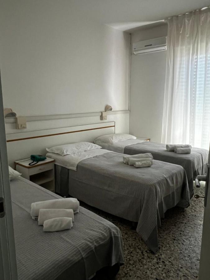 Hotel Trieste Риччоне Экстерьер фото