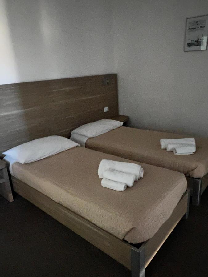 Hotel Trieste Риччоне Экстерьер фото